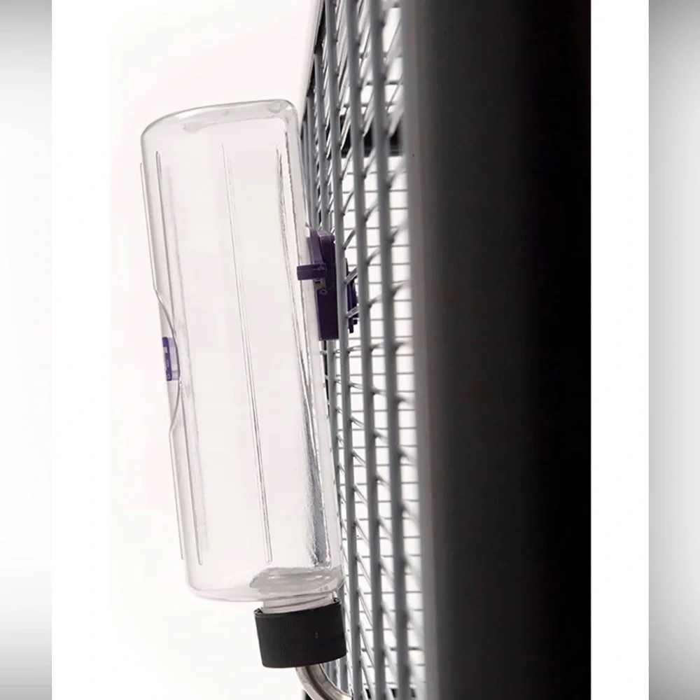Cage bottle